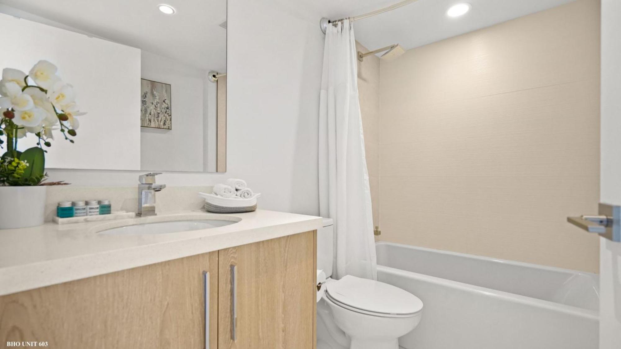 Bay Harbor One Vacation Apartment ไมอามีบีช ภายนอก รูปภาพ